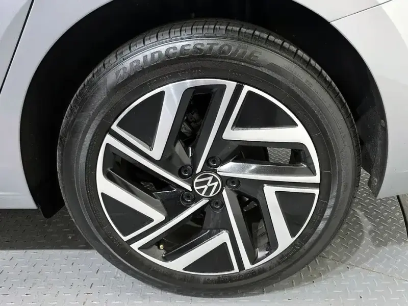 2023 Volkswagen Jetta с пробегом 16 357 км