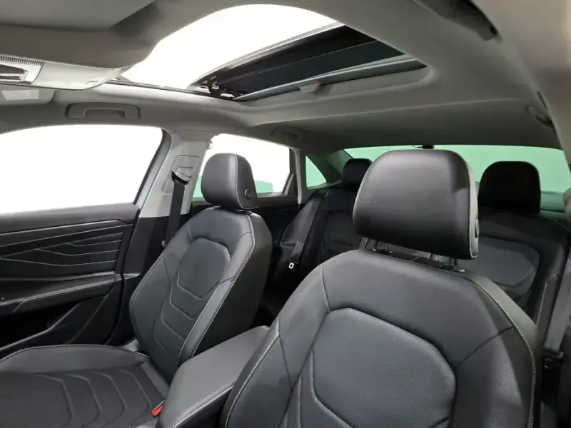 2023 Volkswagen Jetta с пробегом 16 357 км