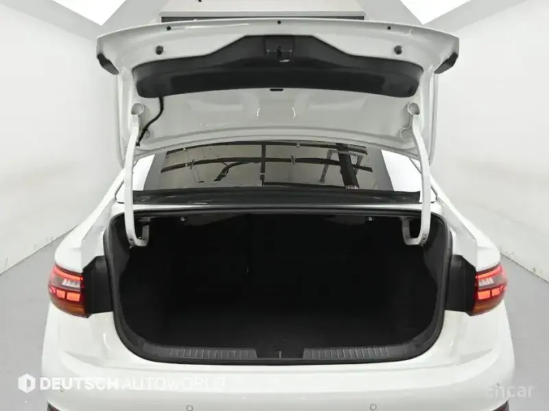 2022 Volkswagen Jetta с пробегом 84 330 км