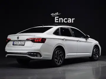2023 Volkswagen Jetta с пробегом 24 590 км
