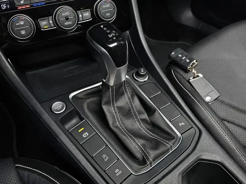 2023 Volkswagen Jetta с пробегом 24 590 км