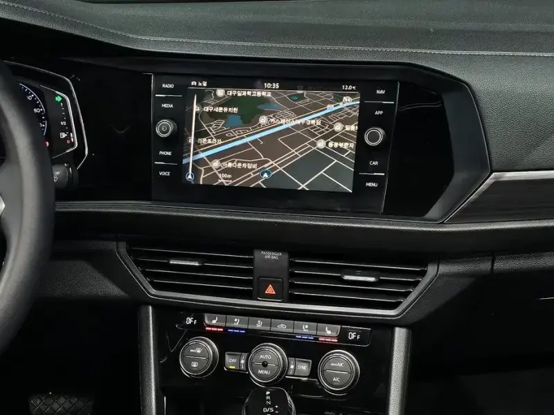 2023 Volkswagen Jetta с пробегом 24 590 км
