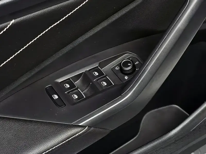2023 Volkswagen Jetta с пробегом 24 590 км