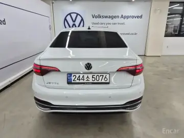 2024 Volkswagen Jetta с пробегом 18 179 км