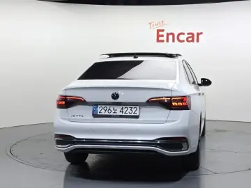 2023 Volkswagen Jetta с пробегом 40 199 км
