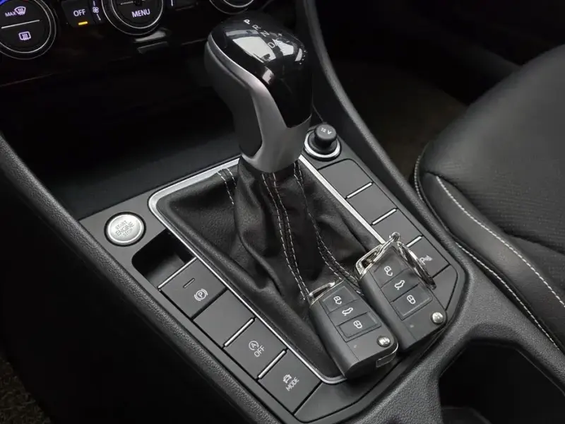 2023 Volkswagen Jetta с пробегом 40 199 км
