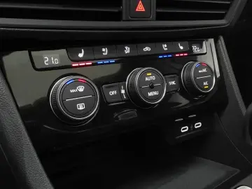 2023 Volkswagen Jetta с пробегом 40 199 км