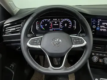 2023 Volkswagen Jetta с пробегом 40 199 км