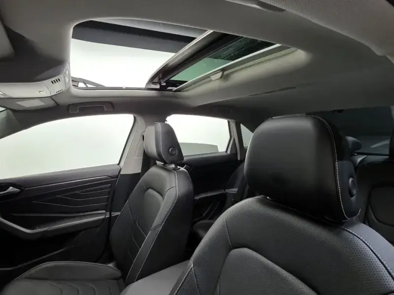 2023 Volkswagen Jetta с пробегом 40 199 км
