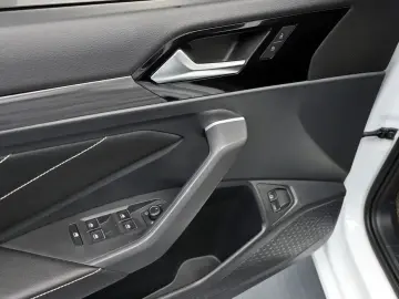 2023 Volkswagen Jetta с пробегом 40 199 км