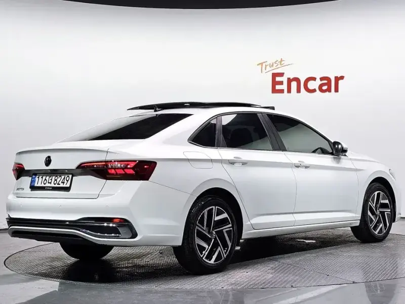 2024 Volkswagen Jetta с пробегом 34 800 км