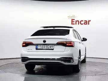 2024 Volkswagen Jetta с пробегом 34 800 км