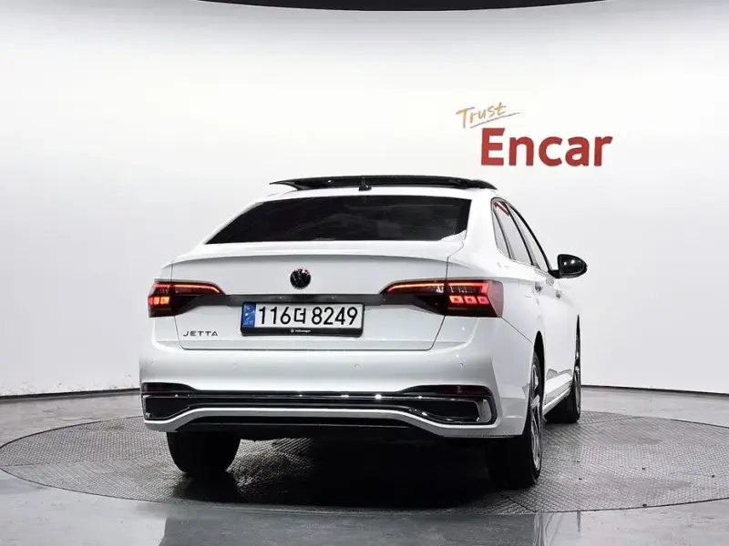 2024 Volkswagen Jetta с пробегом 34 800 км