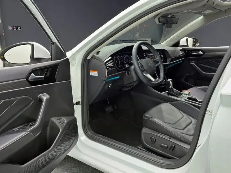 2024 Volkswagen Jetta с пробегом 34 800 км