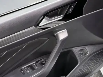 2024 Volkswagen Jetta с пробегом 34 800 км