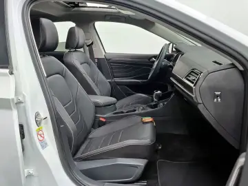 2024 Volkswagen Jetta с пробегом 34 800 км