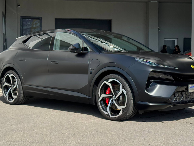 2025 Lotus Eletre с пробегом 5 000 км
