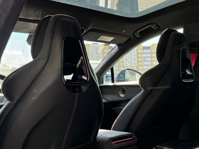2025 Lotus Eletre с пробегом 5 000 км