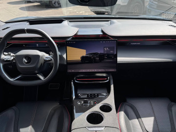 2025 Lotus Eletre с пробегом 5 000 км