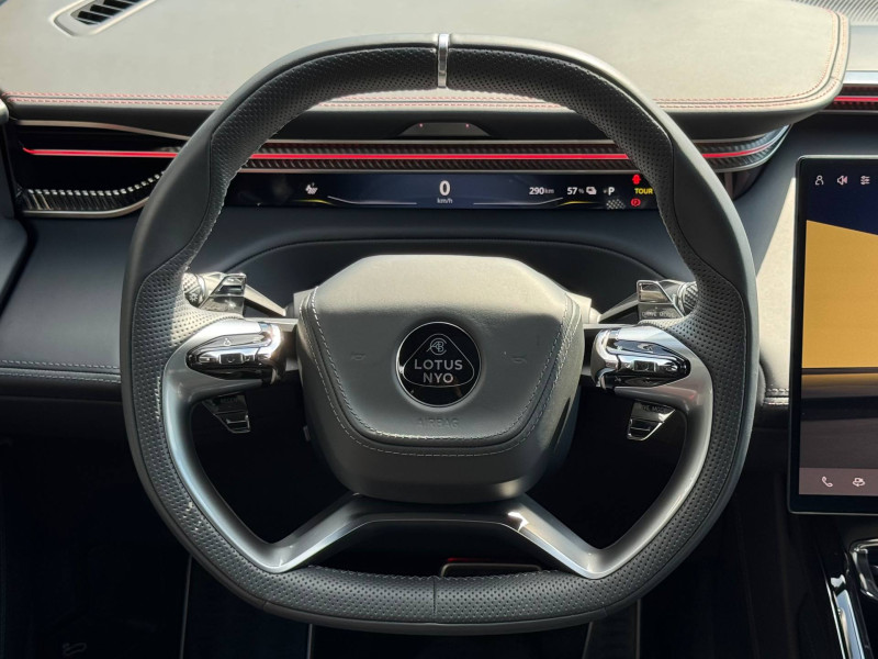 2025 Lotus Eletre с пробегом 5 000 км