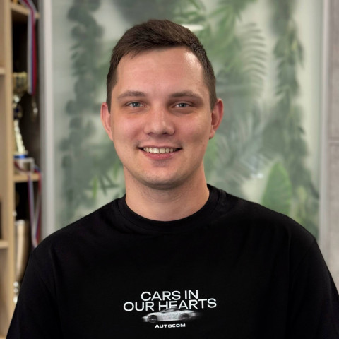 Дмитрий (Менеджер по продажам)