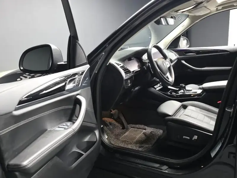 2022 BMW X3 с пробегом 43 959 км