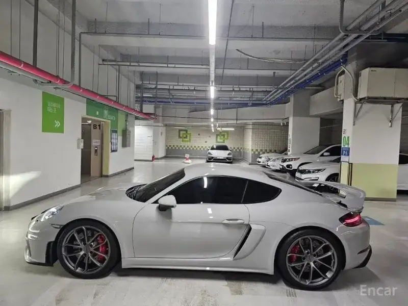 2022 Porsche Cayman GT4 с пробегом 6 990 км