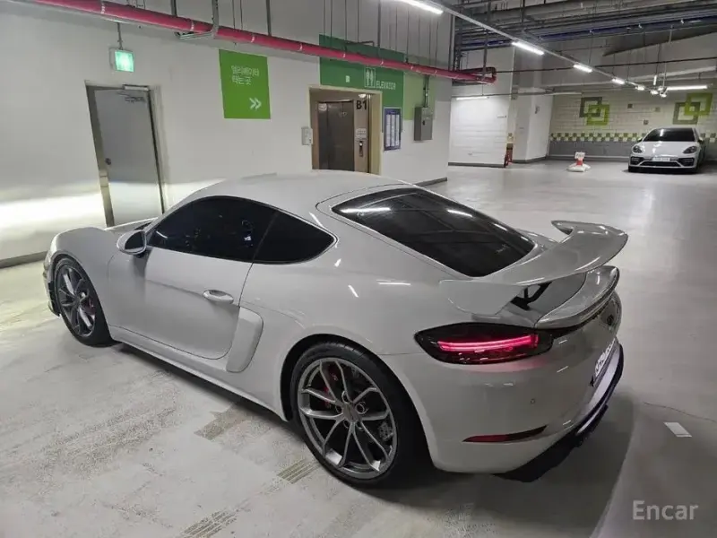 2022 Porsche Cayman GT4 с пробегом 6 990 км
