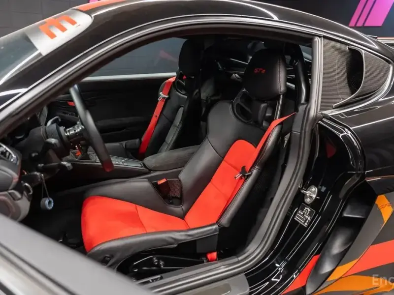 2020 Porsche Cayman GT4 с пробегом 15 000 км
