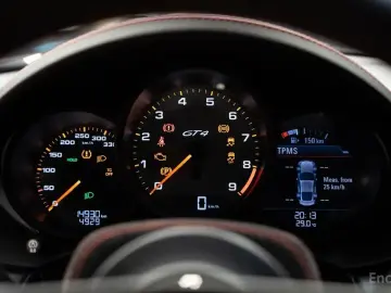 2020 Porsche Cayman GT4 с пробегом 15 000 км