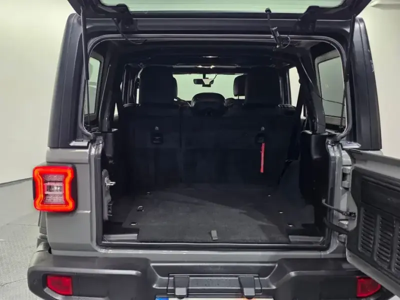 2022 Jeep Wrangler с пробегом 19 984 км