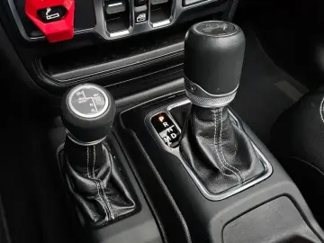 2022 Jeep Wrangler с пробегом 45 567 км