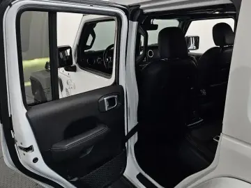 2022 Jeep Wrangler с пробегом 45 567 км