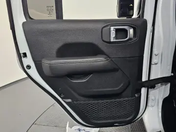 2022 Jeep Wrangler с пробегом 45 567 км
