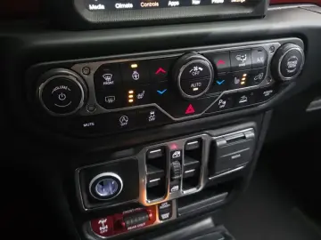 2022 Jeep Wrangler с пробегом 26 037 км