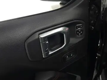 2022 Jeep Wrangler с пробегом 26 037 км