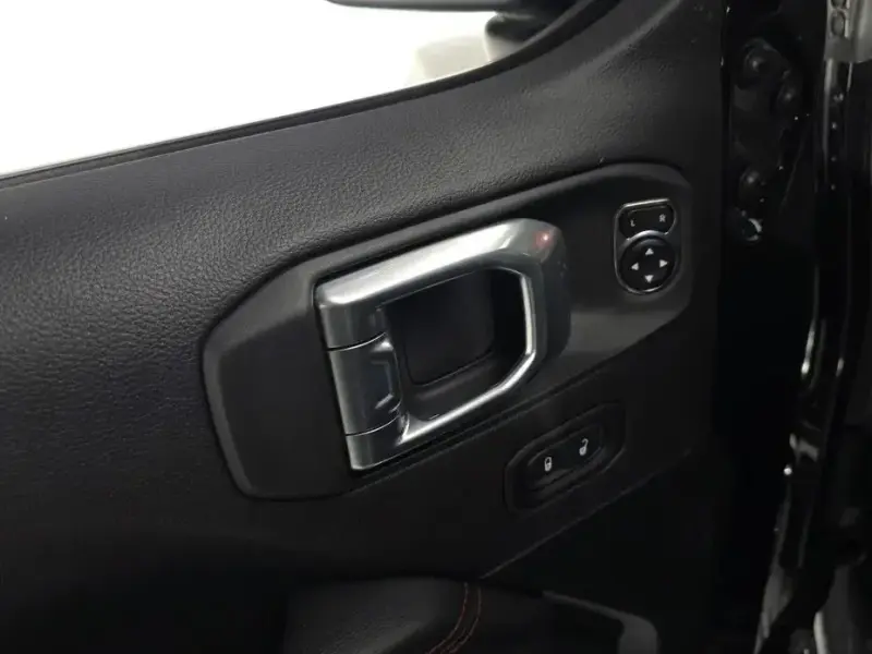 2022 Jeep Wrangler с пробегом 26 037 км