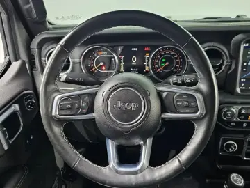 2022 Jeep Wrangler с пробегом 49 881 км