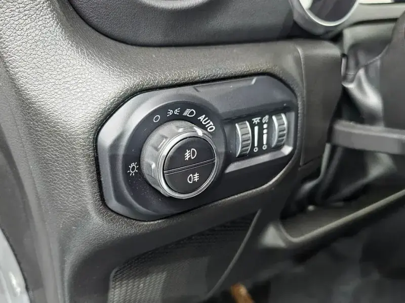 2022 Jeep Wrangler с пробегом 49 881 км