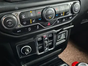 2022 Jeep Wrangler с пробегом 49 881 км