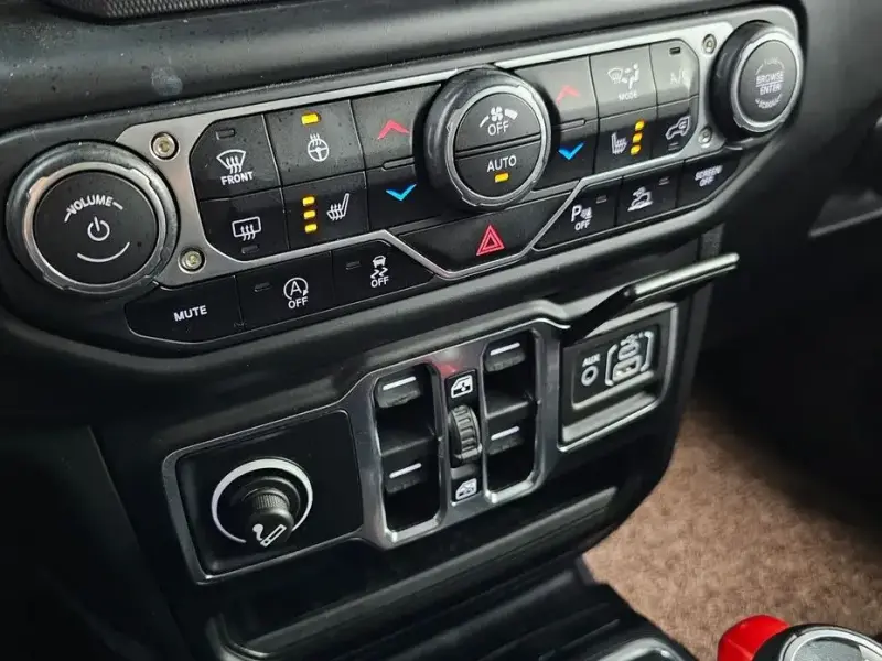 2022 Jeep Wrangler с пробегом 49 881 км