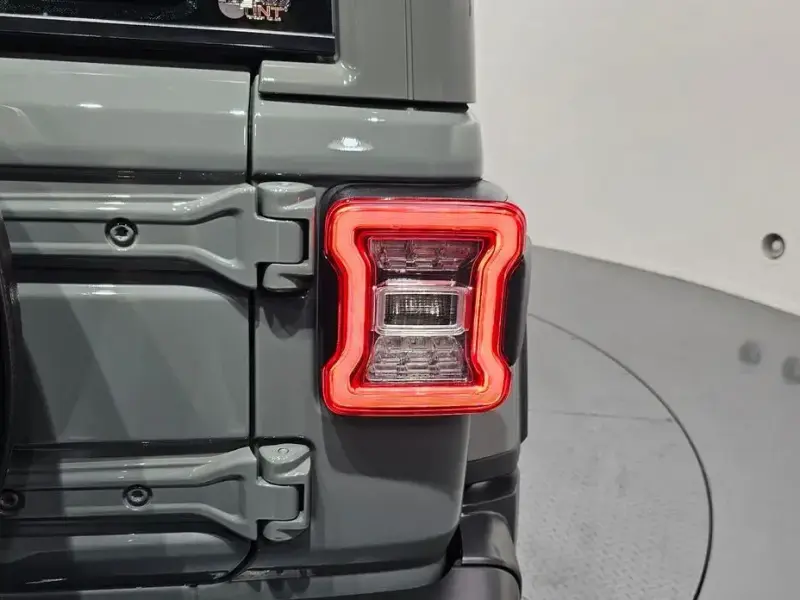 2022 Jeep Wrangler с пробегом 49 881 км