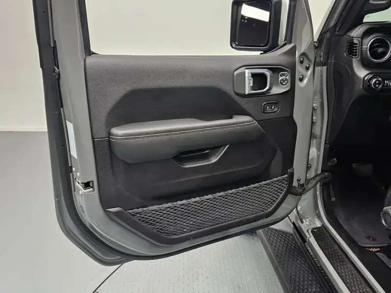 2022 Jeep Wrangler с пробегом 49 881 км