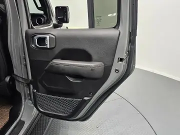 2022 Jeep Wrangler с пробегом 49 881 км