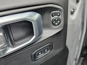 2022 Jeep Wrangler с пробегом 49 881 км