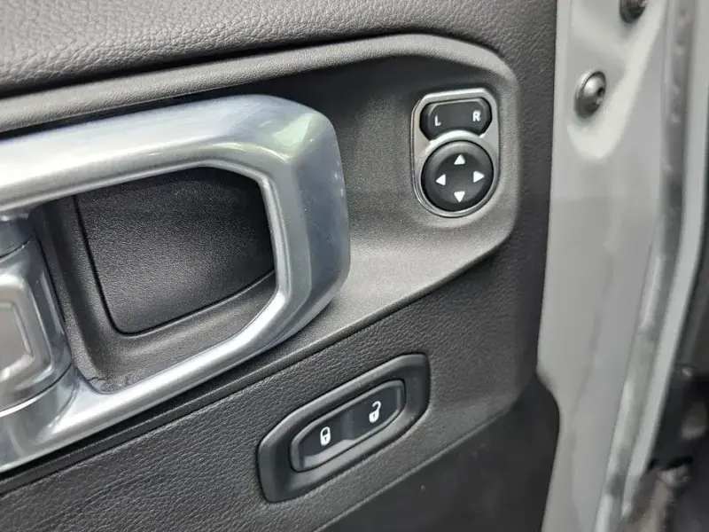 2022 Jeep Wrangler с пробегом 49 881 км