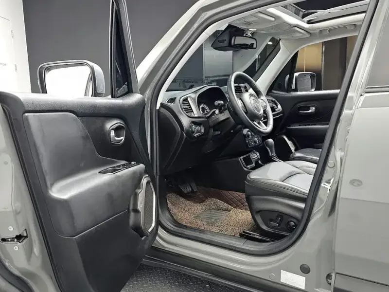 2022 Jeep Renegade с пробегом 27 574 км