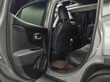 2022 Jeep Renegade с пробегом 27 574 км