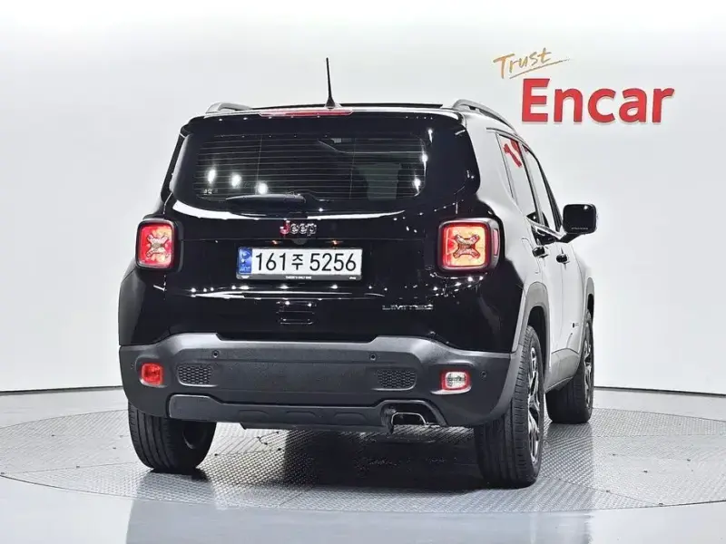 2022 Jeep Renegade с пробегом 13 292 км