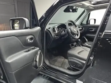 2022 Jeep Renegade с пробегом 13 292 км